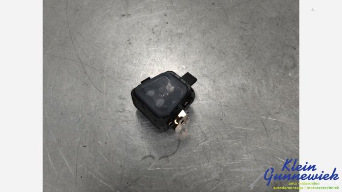 Begagnade Regnsensor Jaguar XE Pris € 50,00 Marginaltabell erbjuds av Klein Gunnewiek Autodemontage & Motorentechniek