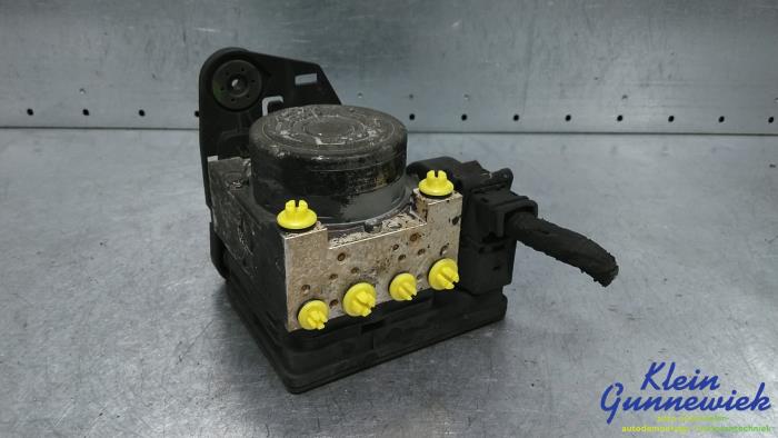 Used ABS pump Seat Leon Price € 195,00 Margin scheme offered by Klein Gunnewiek Autodemontage & Motorentechniek