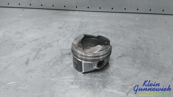 Usados Pistón Landrover Range Rover Precio € 85,00 Norma de margen ofrecido por Klein Gunnewiek Autodemontage & Motorentechniek
