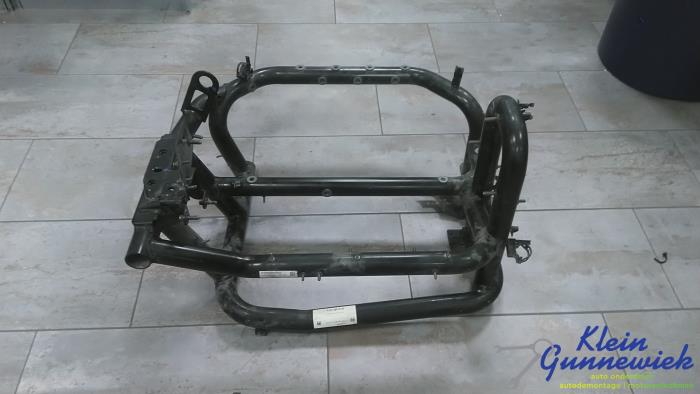 Used Engine mount Mercedes Vito Price € 495,00 Margin scheme offered by Klein Gunnewiek Autodemontage & Motorentechniek
