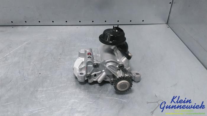 Używane Pompa oleju Audi Q5 Cena € 125,00 Procedura marży oferowane przez Klein Gunnewiek Autodemontage & Motorentechniek
