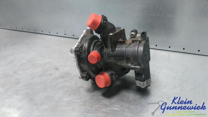 Begagnade Vattenpump Audi Q5 Pris € 229,00 Marginaltabell erbjuds av Klein Gunnewiek Autodemontage & Motorentechniek
