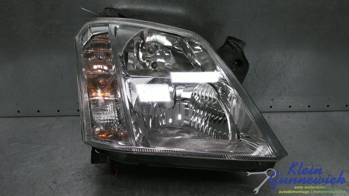 Używane Reflektor prawy Opel Meriva Cena € 40,00 Procedura marży oferowane przez Klein Gunnewiek Autodemontage & Motorentechniek