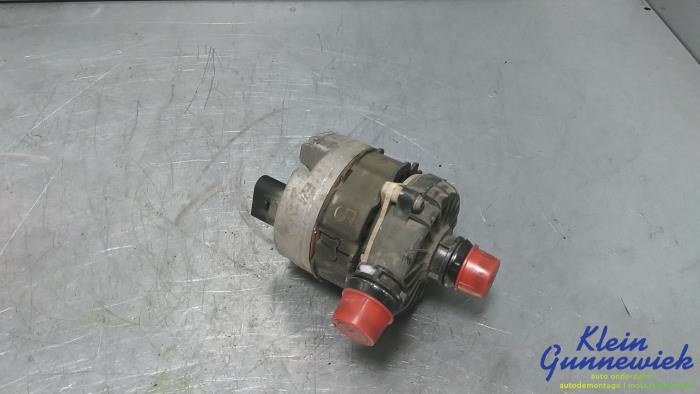 Begagnade Vattenpump Mercedes Vito Pris € 126,00 Marginaltabell erbjuds av Klein Gunnewiek Autodemontage & Motorentechniek
