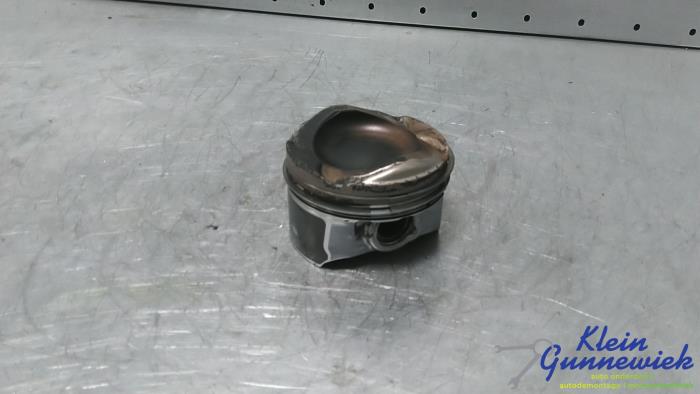 Usados Pistón Ford Focus Precio € 69,00 Norma de margen ofrecido por Klein Gunnewiek Autodemontage & Motorentechniek