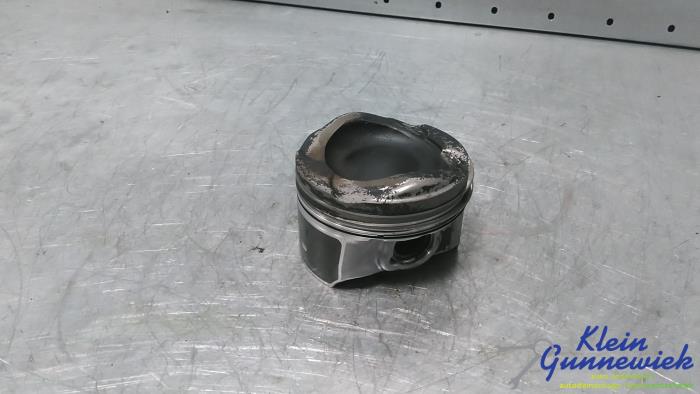 Usados Pistón Ford Focus Precio € 69,00 Norma de margen ofrecido por Klein Gunnewiek Autodemontage & Motorentechniek