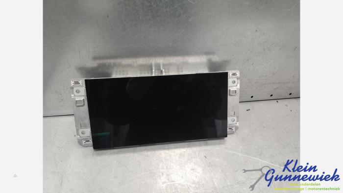 Begagnade Innerdisplay Audi Q3 Pris € 708,00 Marginaltabell erbjuds av Klein Gunnewiek Autodemontage & Motorentechniek