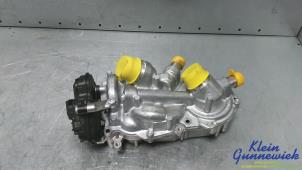 Vattenpump från en Volkswagen Multivan T7 2017
