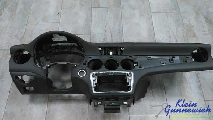 Używane Panel Mercedes GLA-Klasse Cena € 595,00 Procedura marży oferowane przez Klein Gunnewiek Autodemontage & Motorentechniek