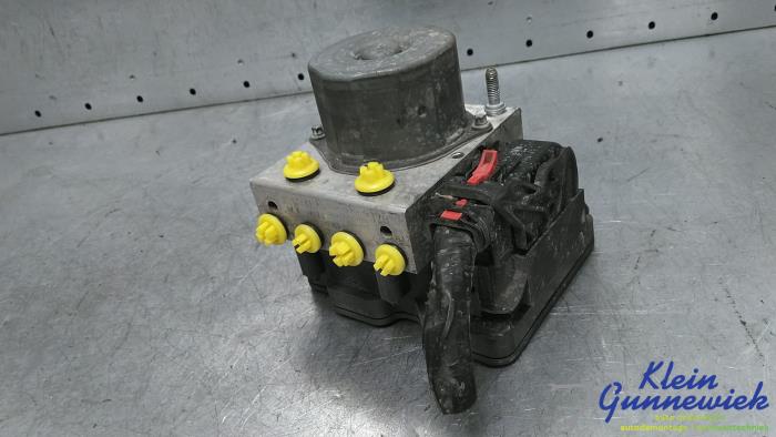 Begagnade ABS-pump Skoda Fabia Pris € 85,00 Marginaltabell erbjuds av Klein Gunnewiek Autodemontage & Motorentechniek