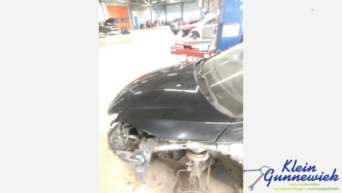 Używane Maska Ford Focus Cena € 245,00 Procedura marży oferowane przez Klein Gunnewiek Autodemontage & Motorentechniek