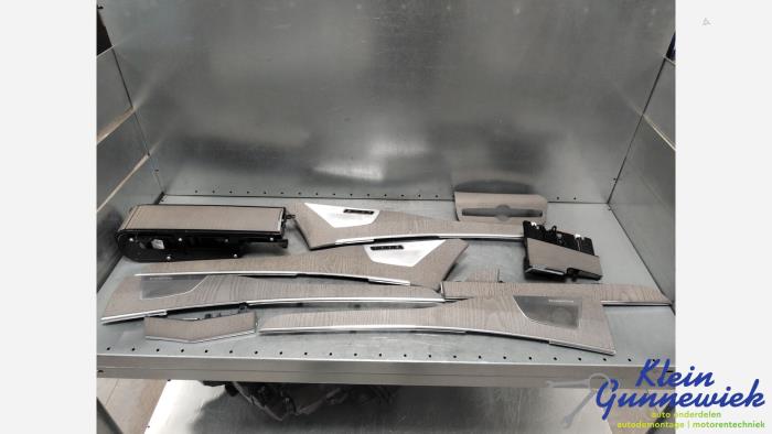 Begagnade Dekorstripe Volvo XC90 Pris € 295,00 Marginaltabell erbjuds av Klein Gunnewiek Autodemontage & Motorentechniek
