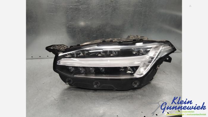 Gebrauchte Scheinwerfer links Volvo XC90 Preis € 995,00 Margenregelung angeboten von Klein Gunnewiek Autodemontage & Motorentechniek