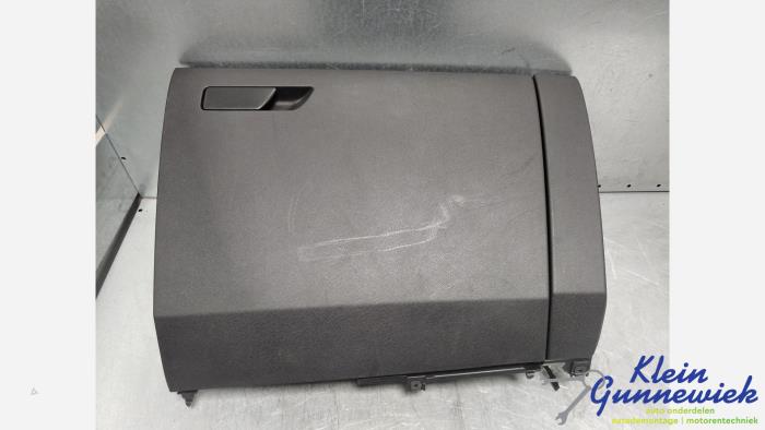 Begagnade Handskfack Seat Leon Pris € 50,00 Marginaltabell erbjuds av Klein Gunnewiek Autodemontage & Motorentechniek