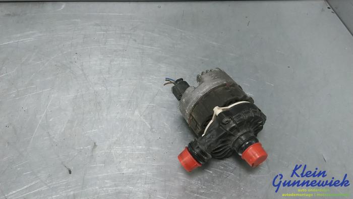 Begagnade Vattenpump Mercedes Vito Pris € 126,00 Marginaltabell erbjuds av Klein Gunnewiek Autodemontage & Motorentechniek