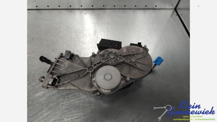 Używane Silnik rygla tylnej klapy Mercedes C-Klasse Cena € 67,00 Procedura marży oferowane przez Klein Gunnewiek Autodemontage & Motorentechniek