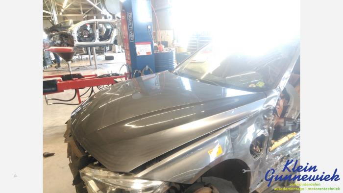 Używane Maska BMW 3-Serie Cena € 225,00 Procedura marży oferowane przez Klein Gunnewiek Autodemontage & Motorentechniek