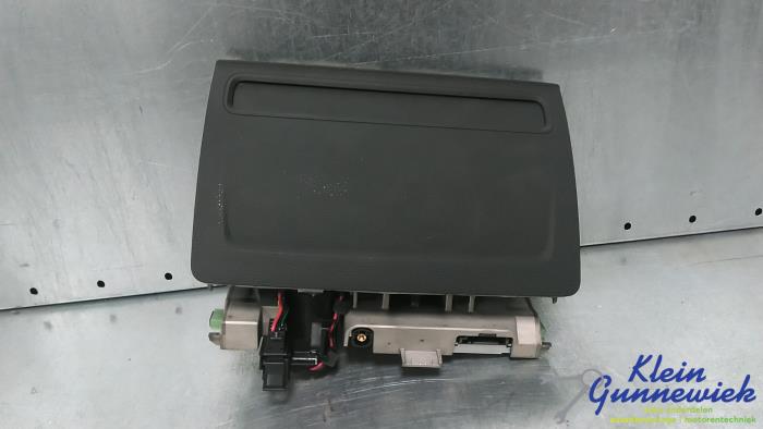 Begagnade Innerdisplay Audi A3 Pris € 127,00 Marginaltabell erbjuds av Klein Gunnewiek Autodemontage & Motorentechniek