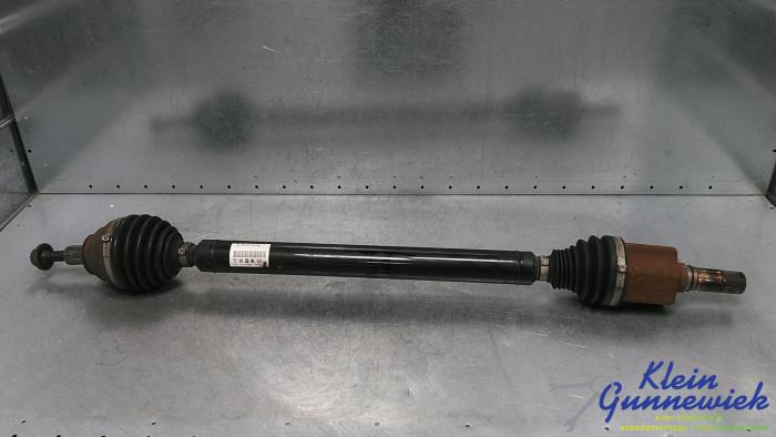 Used Front drive shaft, right Volkswagen E-Golf Price € 303,00 Margin scheme offered by Klein Gunnewiek Autodemontage & Motorentechniek