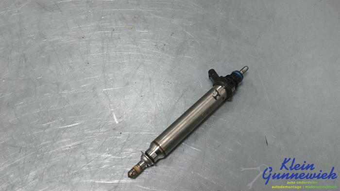 Usagé Injecteur (injection essence) Mercedes C-Klasse Prix € 35,00 Règlement à la marge proposé par Klein Gunnewiek Autodemontage & Motorentechniek
