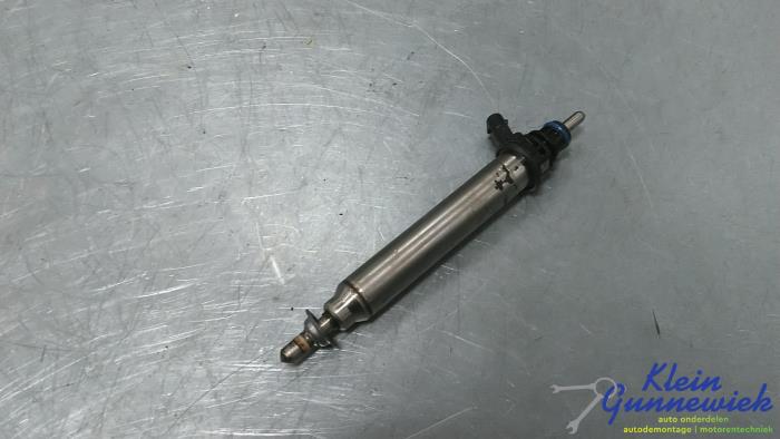 Usagé Injecteur (injection essence) Mercedes C-Klasse Prix € 35,00 Règlement à la marge proposé par Klein Gunnewiek Autodemontage & Motorentechniek