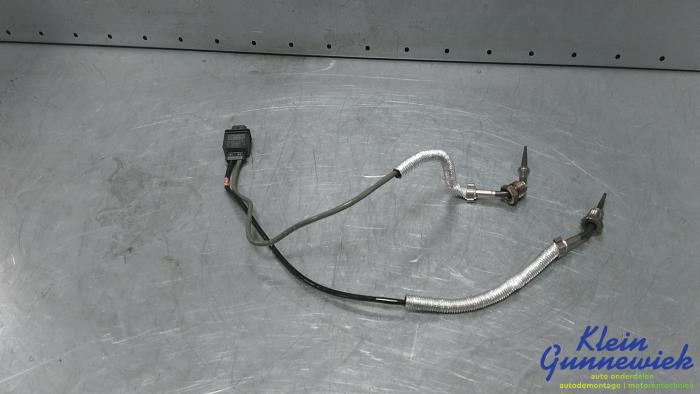 Usagé Sensor température d’échappement Volkswagen Multivan T7 Prix € 75,00 Règlement à la marge proposé par Klein Gunnewiek Autodemontage & Motorentechniek