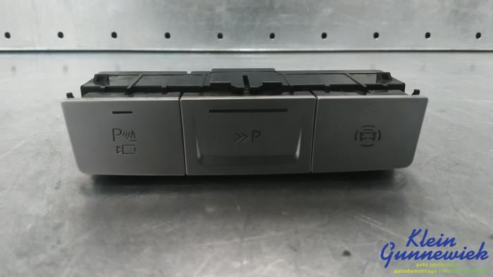 Usagé Commodo Audi A7 Prix € 76,00 Règlement à la marge proposé par Klein Gunnewiek Autodemontage & Motorentechniek