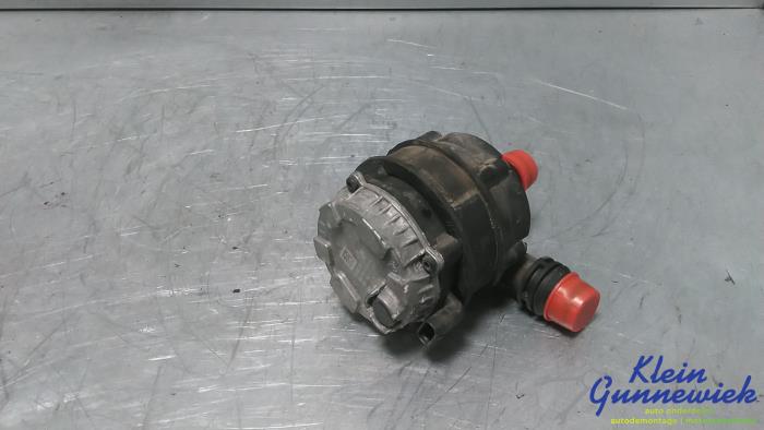 Begagnade Vattenpump BMW 3-Serie Pris € 72,00 Marginaltabell erbjuds av Klein Gunnewiek Autodemontage & Motorentechniek