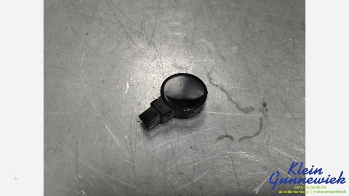 Begagnade Regnsensor Volvo V90 Pris € 40,00 Marginaltabell erbjuds av Klein Gunnewiek Autodemontage & Motorentechniek