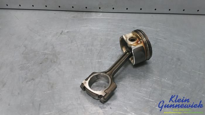 Usagé Bielle Renault Arkana Prix € 95,00 Règlement à la marge proposé par Klein Gunnewiek Autodemontage & Motorentechniek
