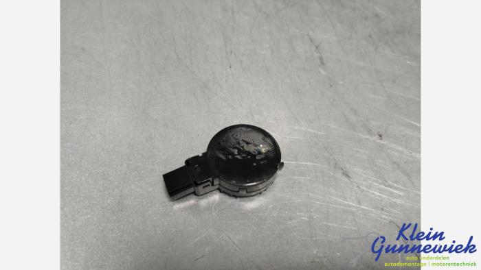 Begagnade Regnsensor Volvo V90 Pris € 40,00 Marginaltabell erbjuds av Klein Gunnewiek Autodemontage & Motorentechniek