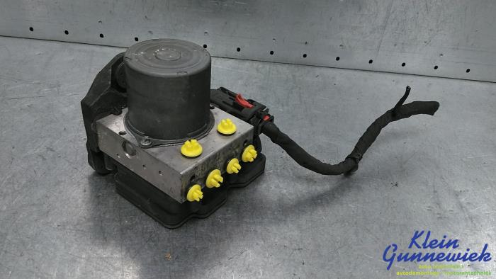 Usagé Bloc ABS Volkswagen Polo Prix € 53,00 Règlement à la marge proposé par Klein Gunnewiek Autodemontage & Motorentechniek