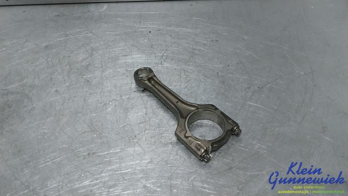 Używane Korbowód Audi Q2 Cena € 66,00 Procedura marży oferowane przez Klein Gunnewiek Autodemontage & Motorentechniek