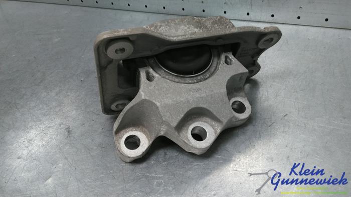 Used Engine mount Volvo V90 Price € 75,00 Margin scheme offered by Klein Gunnewiek Autodemontage & Motorentechniek