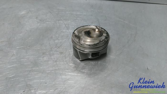 Usados Pistón Ford Focus Precio € 85,00 Norma de margen ofrecido por Klein Gunnewiek Autodemontage & Motorentechniek