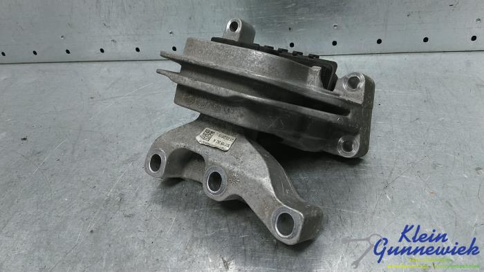 Usagé Support moteur Volkswagen Polo Prix € 18,00 Règlement à la marge proposé par Klein Gunnewiek Autodemontage & Motorentechniek