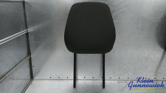 Używane Zaglówek Renault Clio Cena € 35,00 Procedura marży oferowane przez Klein Gunnewiek Autodemontage & Motorentechniek