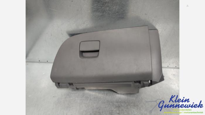 Begagnade Handskfack Opel Corsa Pris € 35,00 Marginaltabell erbjuds av Klein Gunnewiek Autodemontage & Motorentechniek