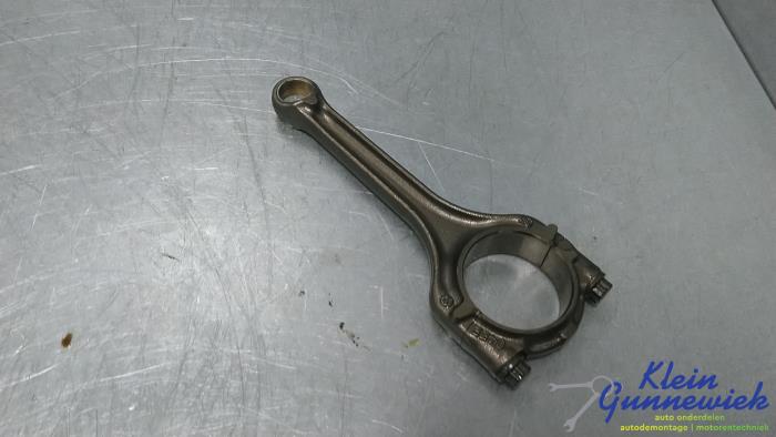 Używane Korbowód Volkswagen Polo Cena € 86,00 Procedura marży oferowane przez Klein Gunnewiek Autodemontage & Motorentechniek