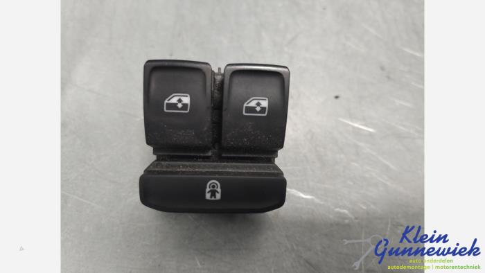 Usados Interruptor combinado de ventanillas Volkswagen Transporter Precio € 20,00 Norma de margen ofrecido por Klein Gunnewiek Autodemontage & Motorentechniek
