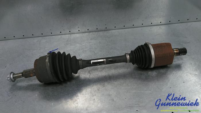 Gebrauchte Antriebswelle links vorne Volkswagen Transporter Preis € 116,00 Margenregelung angeboten von Klein Gunnewiek Autodemontage & Motorentechniek