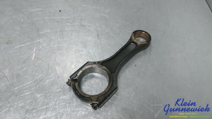 Usagé Bielle Mercedes C-Klasse Prix € 70,00 Règlement à la marge proposé par Klein Gunnewiek Autodemontage & Motorentechniek