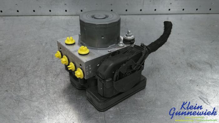 Gebrauchte ABS Pumpe Opel Corsa Preis € 95,00 Margenregelung angeboten von Klein Gunnewiek Autodemontage & Motorentechniek