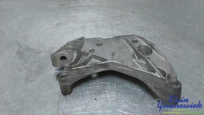 Used Engine mount Volkswagen Tiguan Price € 25,00 Margin scheme offered by Klein Gunnewiek Autodemontage & Motorentechniek