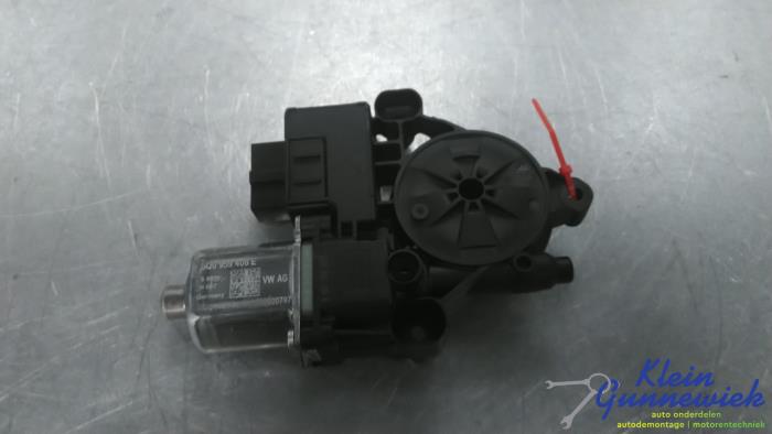 Usados Motor de ventanilla de puerta Volkswagen Touran Precio € 20,00 Norma de margen ofrecido por Klein Gunnewiek Autodemontage & Motorentechniek
