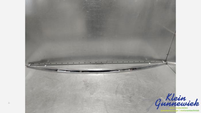 Begagnade Dekorstripe BMW 7-Serie Pris € 55,00 Marginaltabell erbjuds av Klein Gunnewiek Autodemontage & Motorentechniek