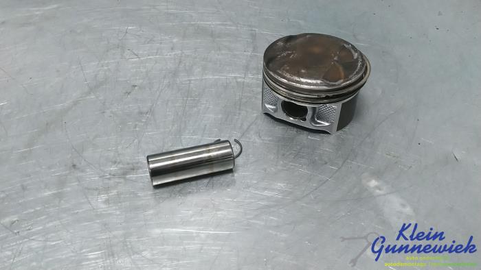 Usados Pistón Opel Insignia Precio € 60,00 Norma de margen ofrecido por Klein Gunnewiek Autodemontage & Motorentechniek