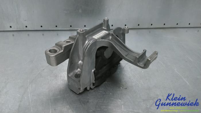 Used Engine mount Volkswagen Tiguan Price € 55,00 Margin scheme offered by Klein Gunnewiek Autodemontage & Motorentechniek