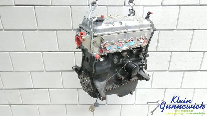 Engine from a Mazda Demio 2000