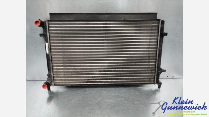 Usagé Radiateur Volkswagen Golf Prix € 30,00 Règlement à la marge proposé par Klein Gunnewiek Autodemontage & Motorentechniek